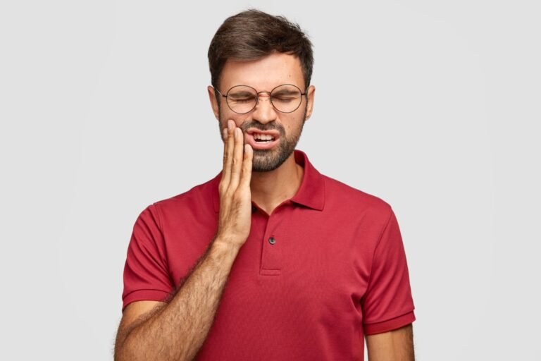 7 Signs You Should Visit the Dentist and